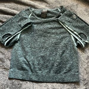 M long sleeve workout